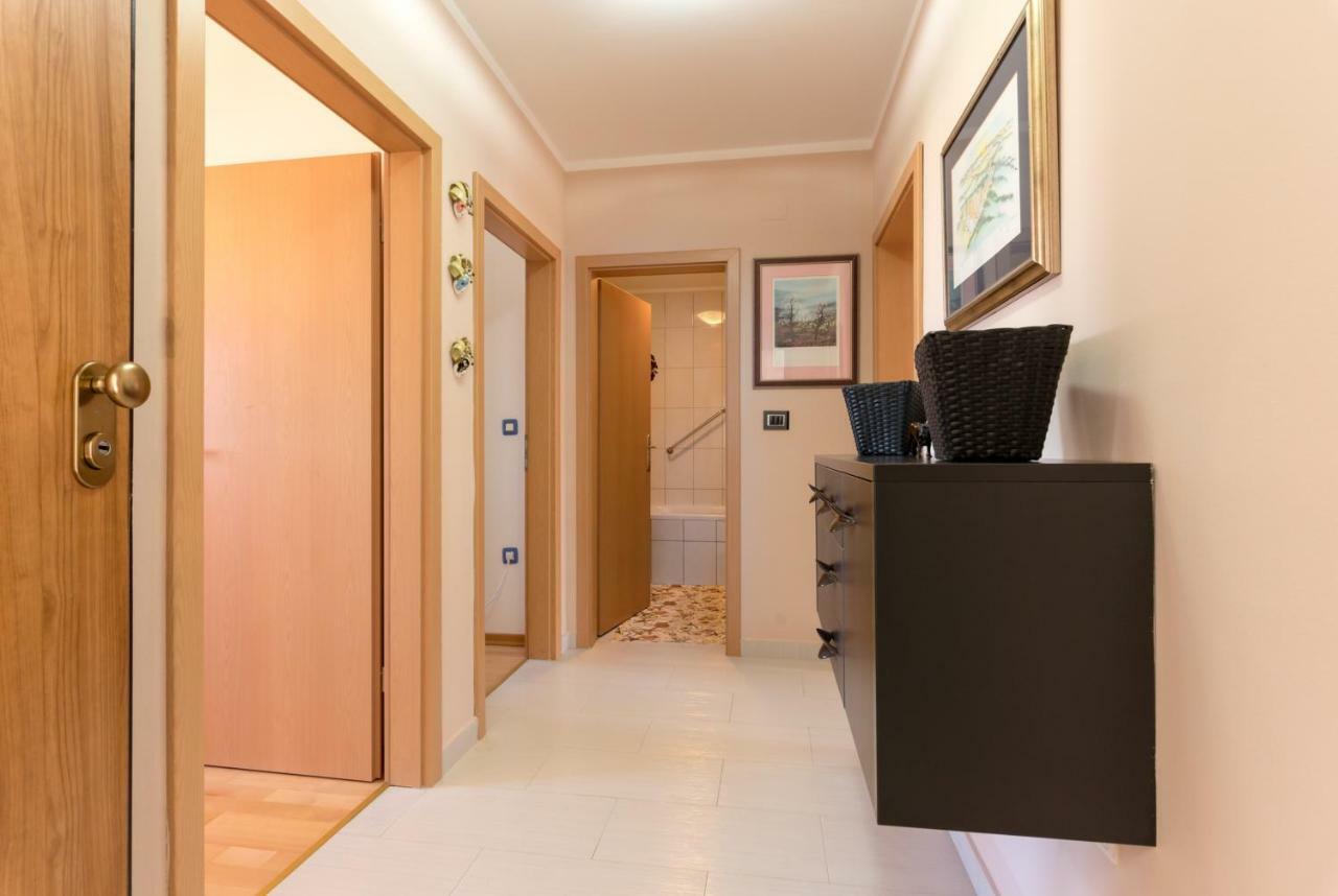Apartment Ina Pula Exterior photo