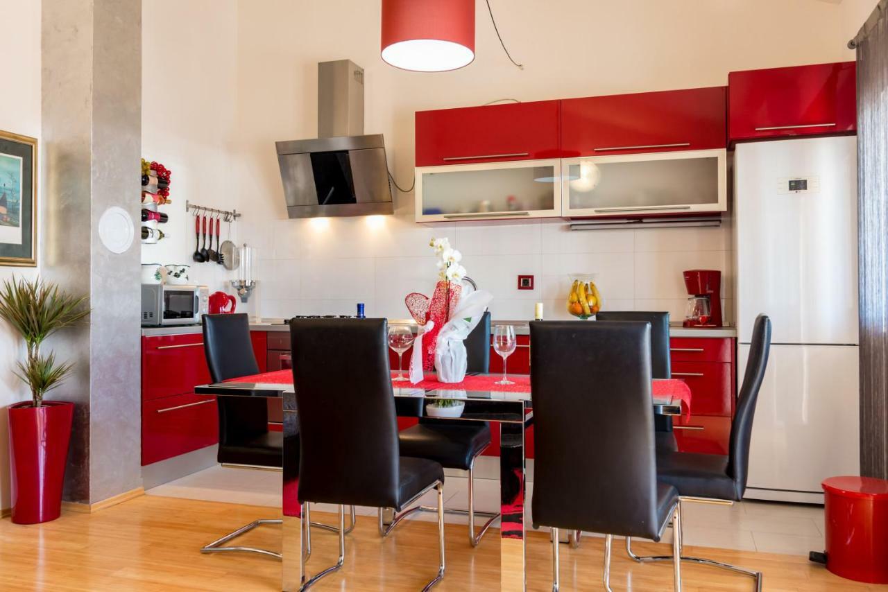 Apartment Ina Pula Exterior photo